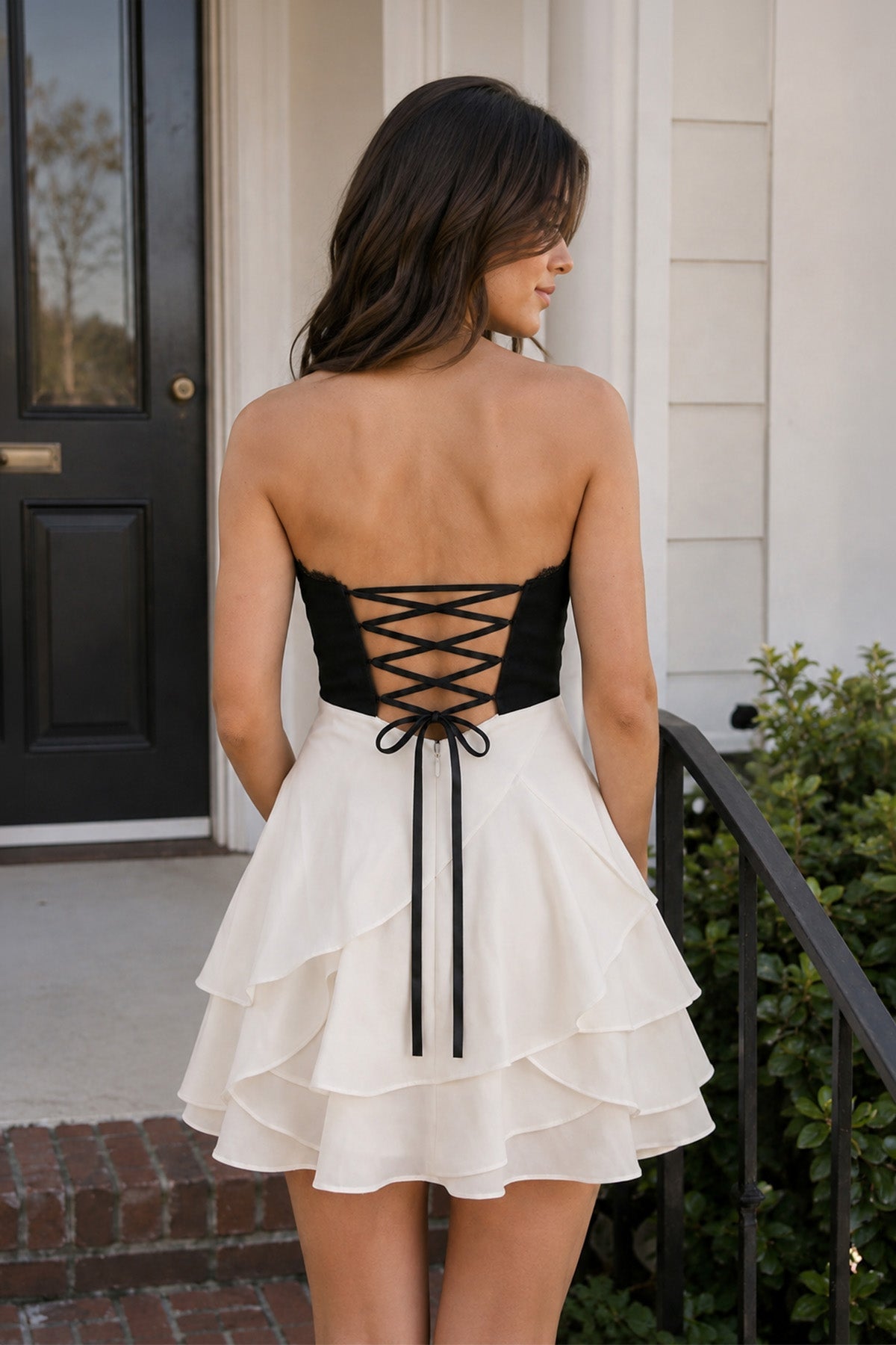White Black Sweetheart A-Line Ruffled Chiffon Homecoming Dress with Bow